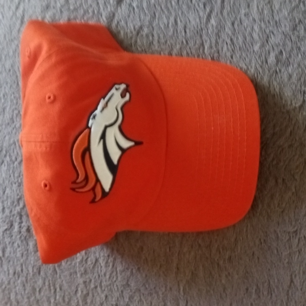New Bronco's Hat